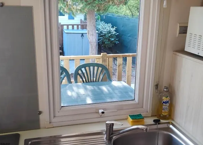 Mobil 630 Les Salins De La Gardiole ויק-לה-גארדיול